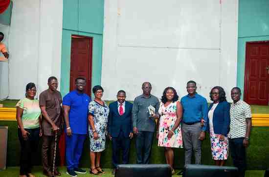 STU Hosts Public Lecture on Nanotechnology and Sustainable Development